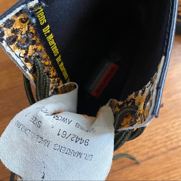 RARE Vintage Dr. Martens Snake Print Boots - Picture 9 of 13